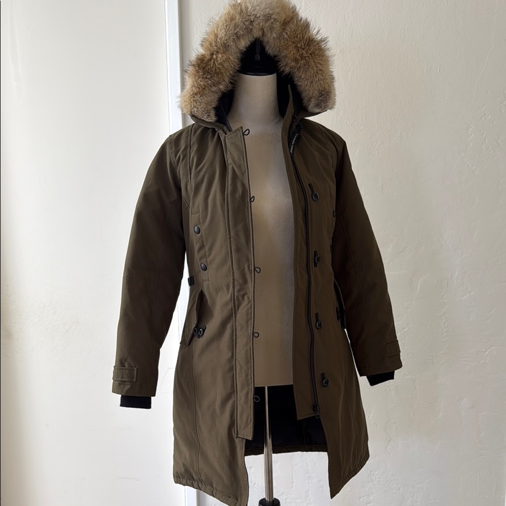 Canada goose trillium parka with Faux Fur Hood